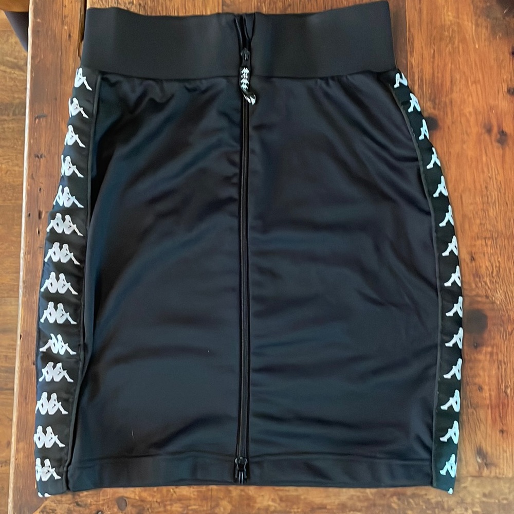 Kappa skirt size medium Front zip